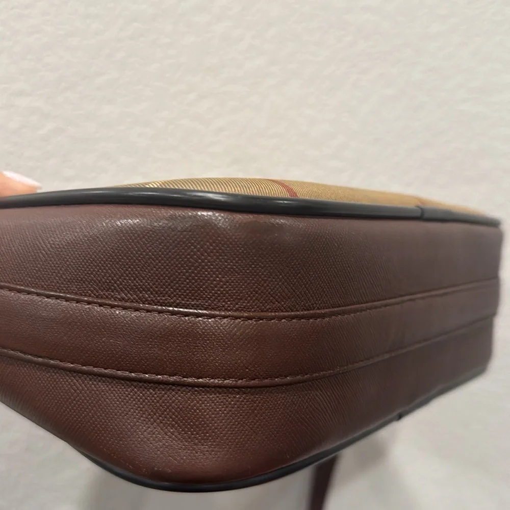 BURBERRYS VINTAGE Check Shoulder Bag with Matching Pouch - Picture 5 of 13